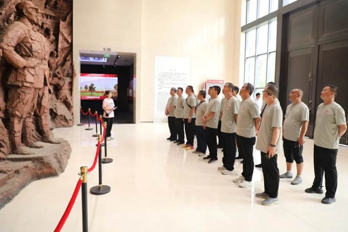 安彩高科組織優(yōu)秀退役軍人開展紅色主題教育活動